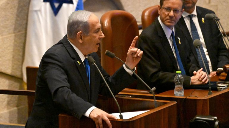 Guerre Israël-Gaza : une enquête ouverte contre un ex-porte-parole de Netanyahu soupçonné de fuites de documents confidentiels
