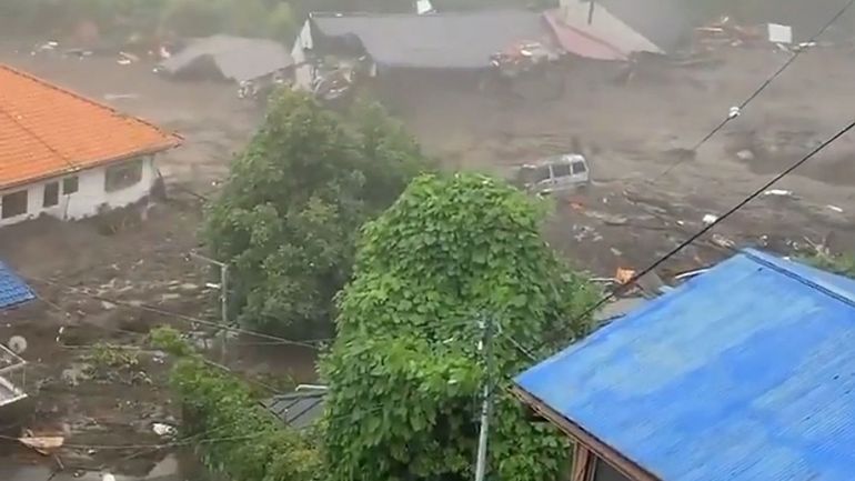Japon : 19 personnes portées disparues après des glissements de terrain à la suite d'intempéries