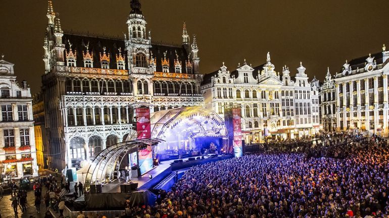 Gagnez deux places VIP afin d’admirer le concert de la Grand-Place depuis la vue imprenable de l’hôtel de ville de Bruxelles !