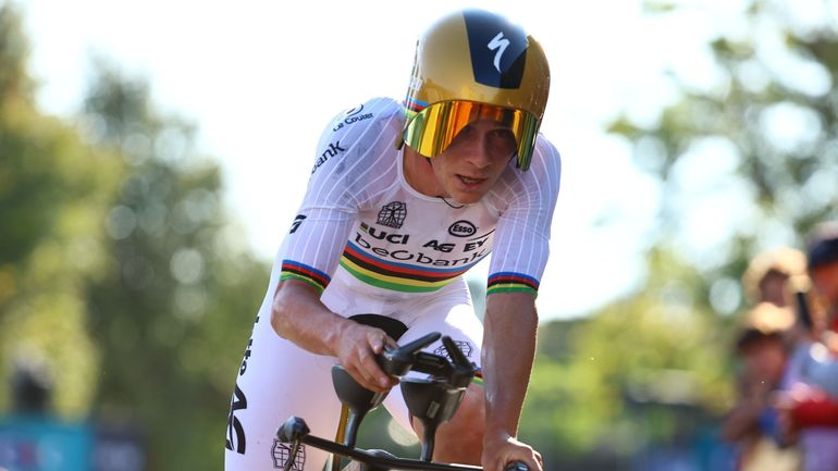 Historique ! Remco Evenepoel remporte le contre-la-montre de l’Euro et signe un quadruplé inédit
