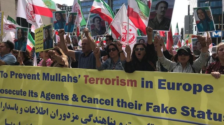 Manifestation contre le traité sur le transfèrement de détenus entre l'Iran et la Belgique : 