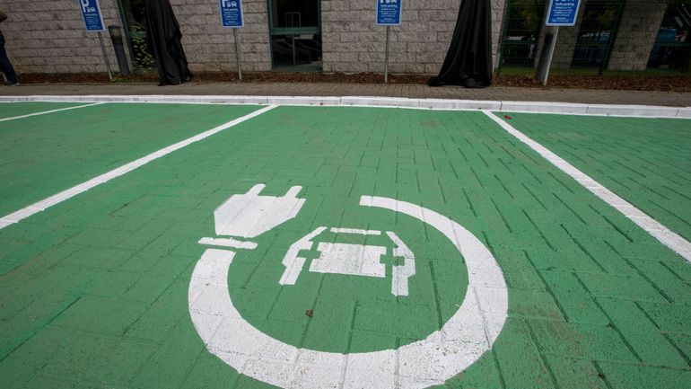 Georges Gilkinet clarifie la législation visant à lutter contre les recharges sauvages des voitures électriques