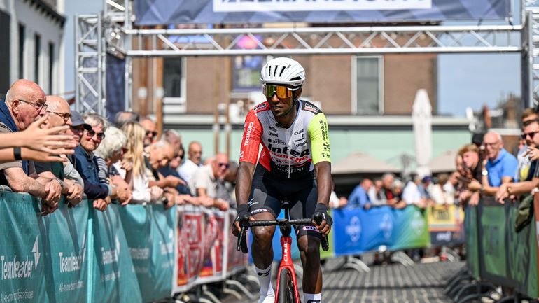 Girmay accueilli en héros au Rwanda : "Le plus important est de développer le cyclisme africain"