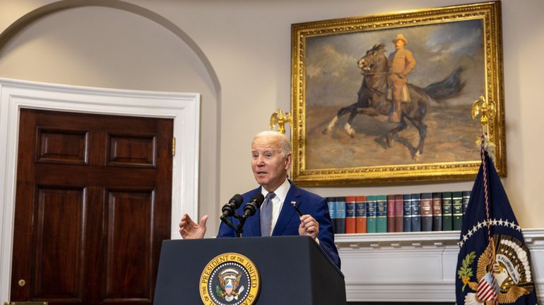 Biden rassure l'Ukraine et exhorte les républicains à cesser de 