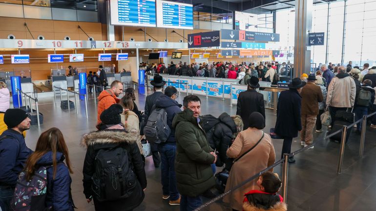 Aéroport de Charleroi : la menace de grève s'éloigne mais le préavis est maintenu