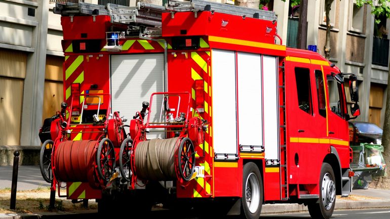 Un homme jette ses deux enfants par la fenêtre et se suicide à Paris