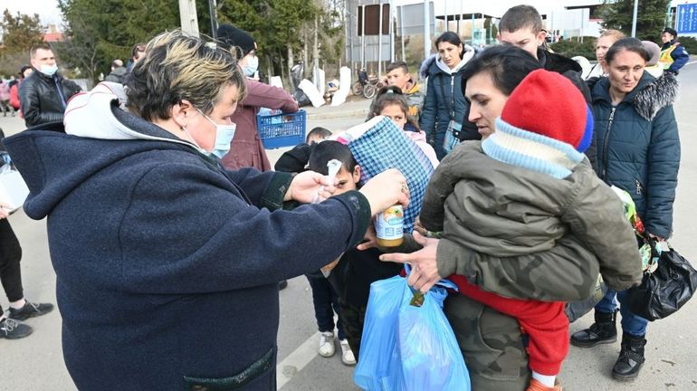 La Hongrie d'Orban accueille les réfugiés ukrainiens à bras ouverts