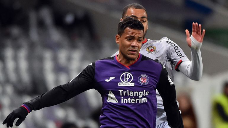 L’ancien standardman Matthieu Dossevi file à Versailles, en Championnat National 1