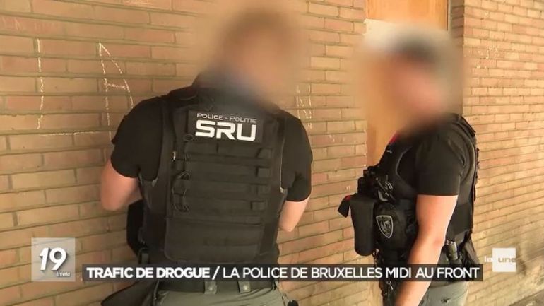 Bruxelles : nous avons suivi des policiers de la zone Midi qui traquent les dealers de drogue