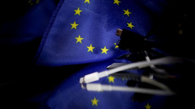 L'UE impose un chargeur unique, type USB-C, pour tous les smartphones, tablettes et appareils numériques : quelles conséquences ?