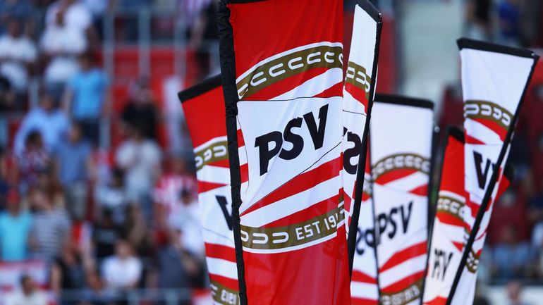 Premier entraînement chez les pros ce lundi pour le Noah Fernandez, la pépite belge de 15 ans du PSV