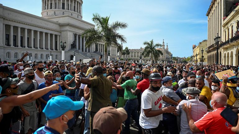 Cuba : jusqu'à 20 ans de prison pour des participants aux manifestations historiques de juillet 2021