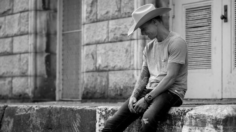 Sam Bettens (K's Choice) présente son projet country en session acoustique sur Classic 21