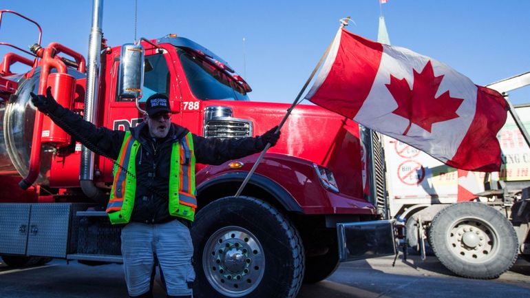 Canada : des milliers de camionneurs en route vers Ottawa pour manifester contre l'obligation vaccinale