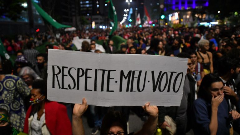 Insurrection à Brasilia : des dizaines de milliers de personnes défilent pour condamner les insurgés