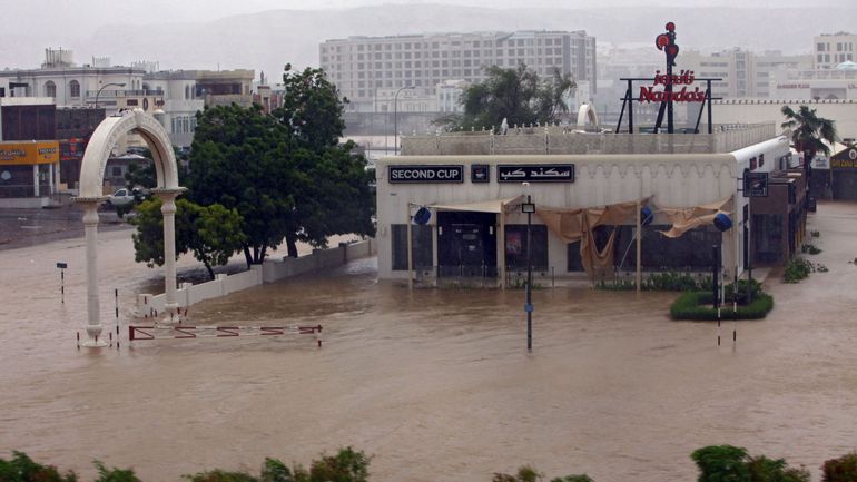 Cyclone Shaheen à Oman : trois morts, vols suspendus et écoles fermées