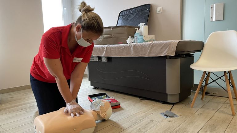 Premiers secours : le bouche-à-bouche provisoirement mis sur la touche