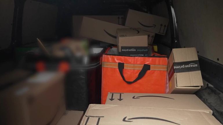 #Investigation : Licenciements sans dernier salaire, camionnette sans frein, les conditions de travail dantesques des livreurs Amazon