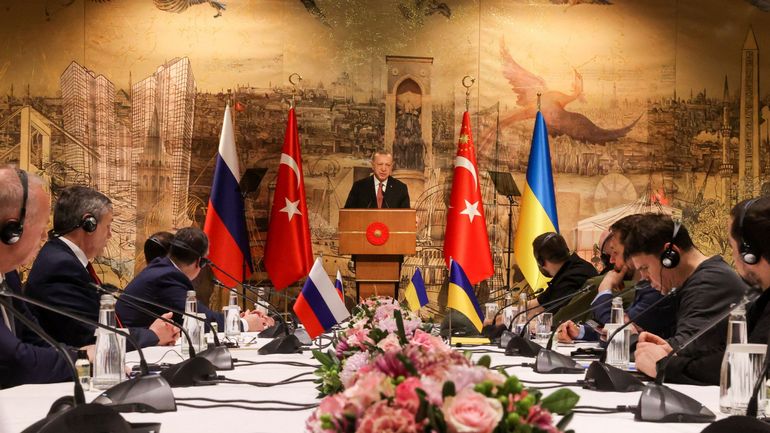 Guerre en Ukraine : les pourparlers entre la Russie et l'Ukraine ont débuté à Istanbul