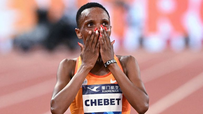 La Kényane Beatrice Chebet Bat Le Record Du Monde Du 10.000 M En ...