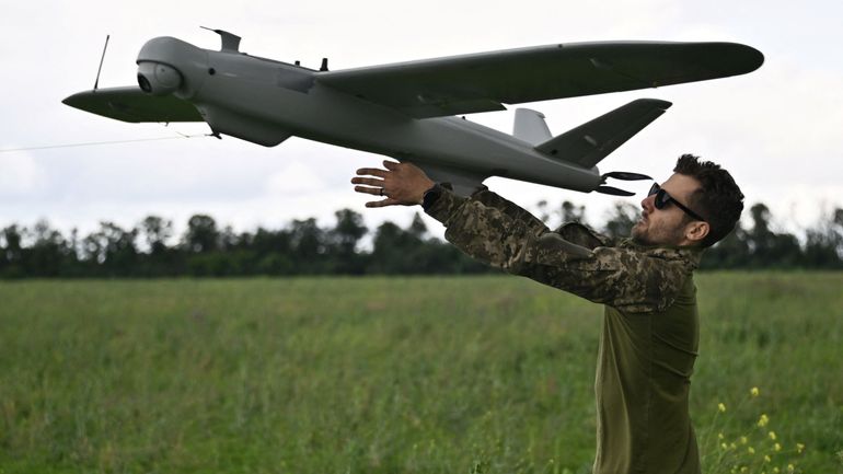 Guerre en Ukraine : pour économiser les obus, les soldats utilisent des drones ukrainiens pour aider précisément l'artillerie (reportage)