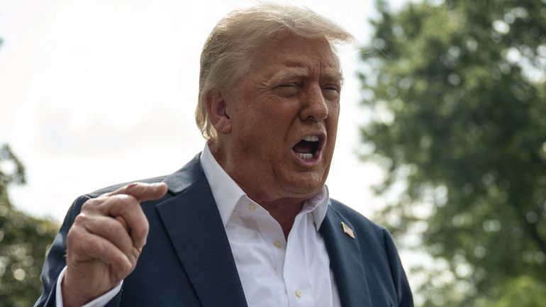 Donald Trump annonce des droits de douane de 30% contre l'Union européenne et met en garde en cas de représailles