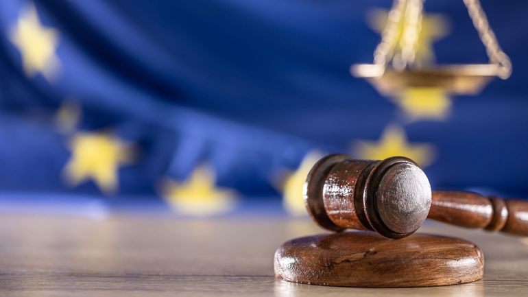 Entrée irrégulière : une mère avec son enfant ne peut être pénalisée, dit la justice européenne