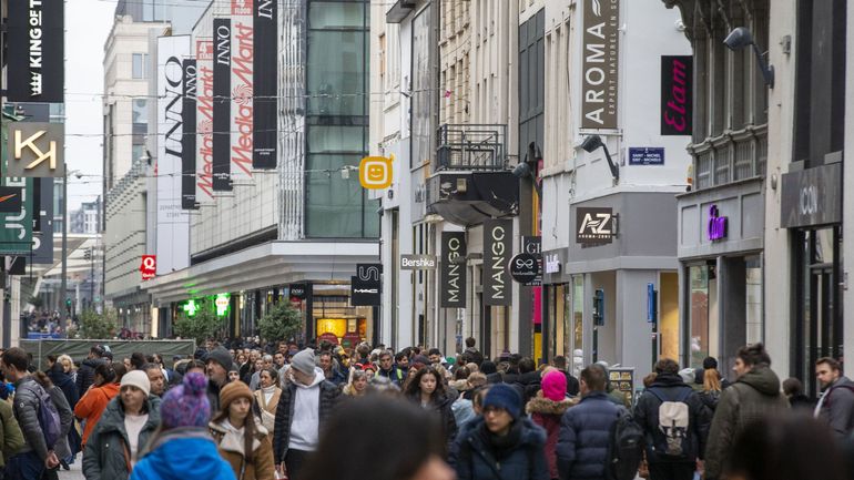 Fonctions critiques à Bruxelles: les vendeurs intègrent la liste, les barmans en sortent