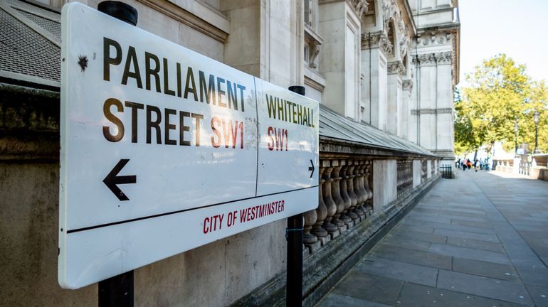 Les députés britanniques arrêtés pour des infractions graves de nature sexuelle ou violente seront-ils bientôt interdits de Parlement ?