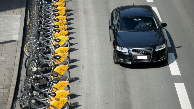 La voiture, une nécessité plus qu'un choix pour 32.000 ménages bruxellois