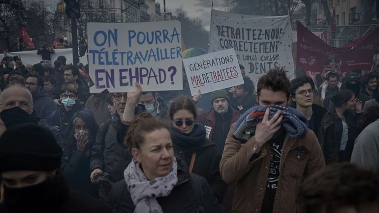 Réforme des retraites en France : 37.000 manifestants à Paris, selon la préfecture de police