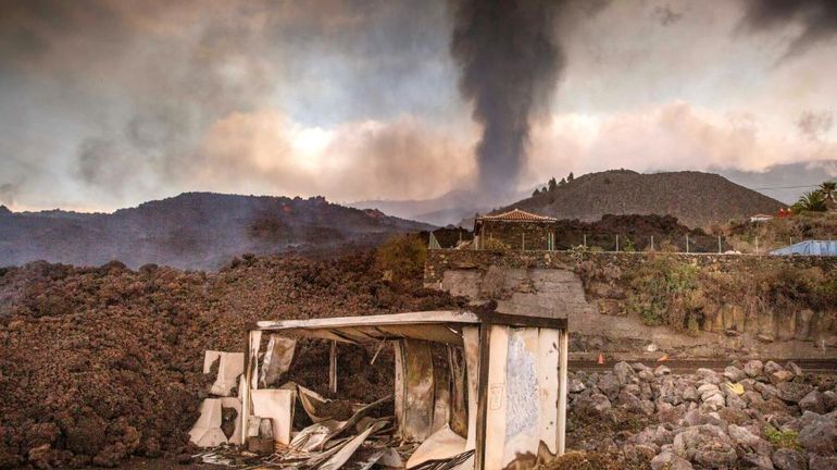 Volcan aux Canaries: une centaine de maisons détruites, 5500 personnes évacuées