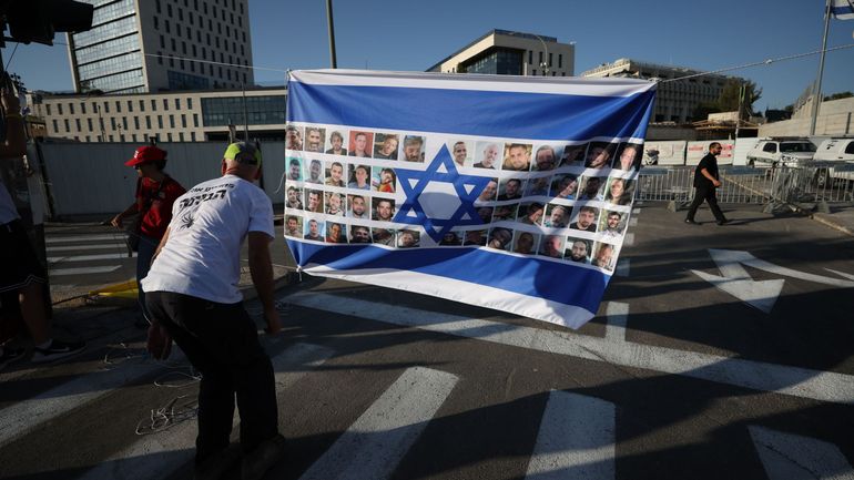 Des ex-otages manifestent devant le bureau de Netanyahu et appellent à la fin de la guerre à Gaza