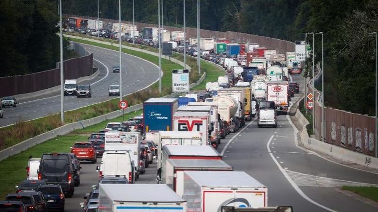 Les faillites en hausse de plus de 30% en avril en Belgique: le secteur du transport particulièrement touché