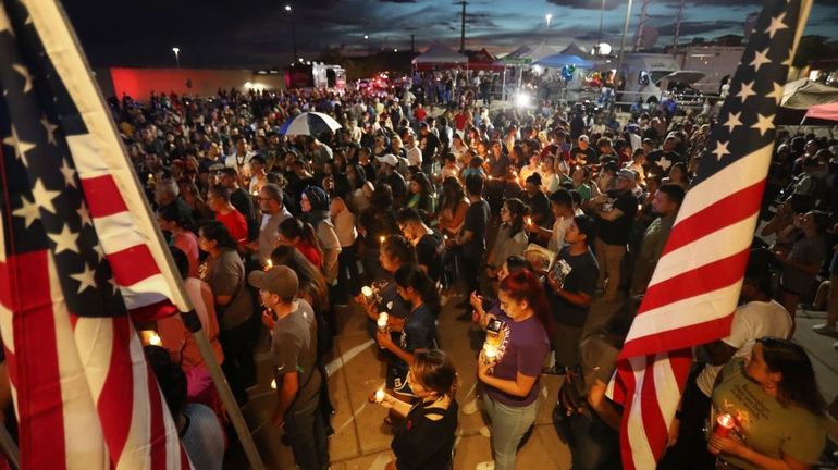 Deux ans après la tuerie d'El Paso, Biden appelle à combattre le 