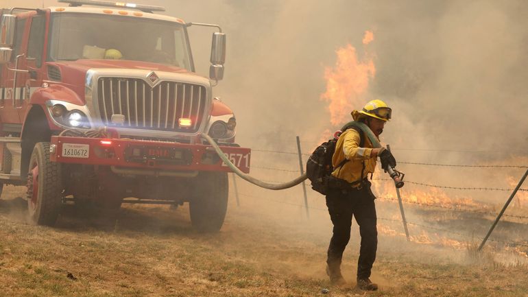 Jusqu'à 43 °C ressentis par endroits : les États-Unis subissent d'extrêmes températures et un incendie en Californie