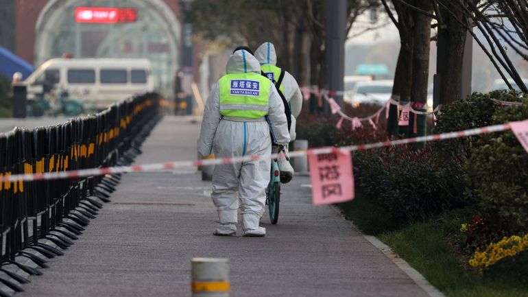Chine et coronavirus : confinée, la ville de Xi'an durcit encore les restrictions. Une désinfection 