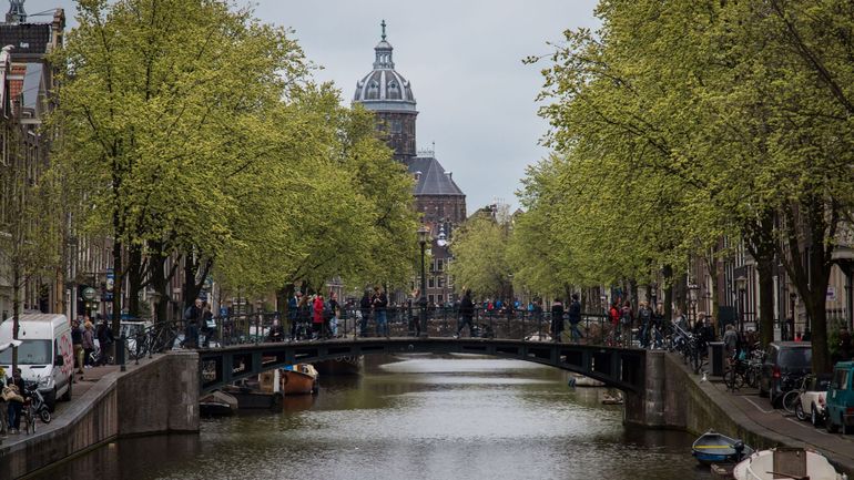 Crise de l'accueil aux Pays-Bas : Amsterdam va héberger un millier de demandeurs d'asile sur un bateau de croisière