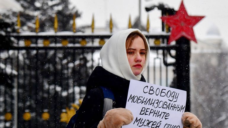 Guerre en Ukraine : à Moscou, sous les murs du Kremlin, la timide mais courageuse contestation de femmes de soldats mobilisés
