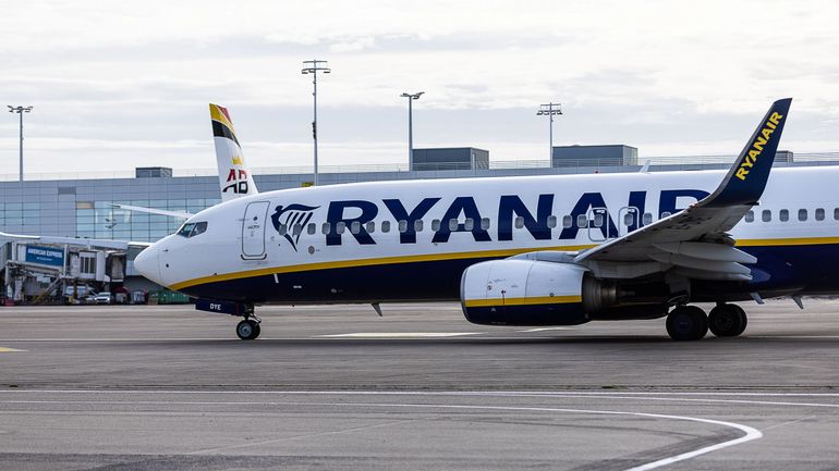 Tensions sociales chez Ryanair : un préaccord entre les syndicats et direction, les menaces de grève s'envolent