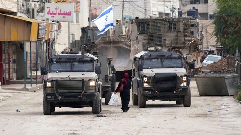 Guerre au Proche-Orient : tirs nourris et explosions au deuxième jour de l'opération israélienne en Cisjordanie