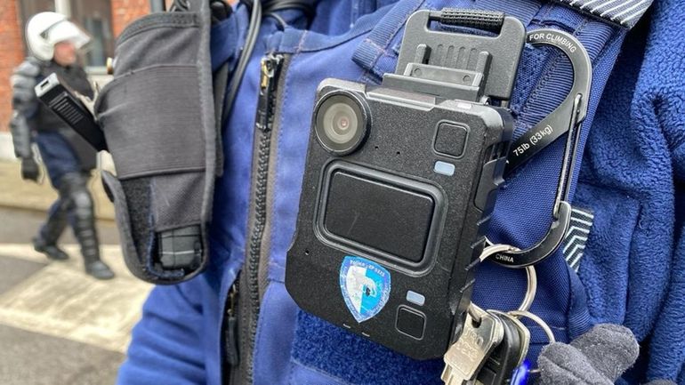 Etre filmé pendant une intervention de la police : quelles sont les règles d'utilisation des bodycams ?
