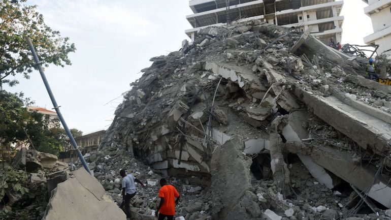 Nigeria : au moins 3 morts et des dizaines d'ouvriers toujours coincés sous les décombres