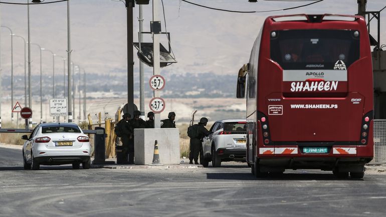 Guerre au Proche-Orient : en Jordanie, brève réouverture partielle du poste-frontière avec la Cisjordanie
