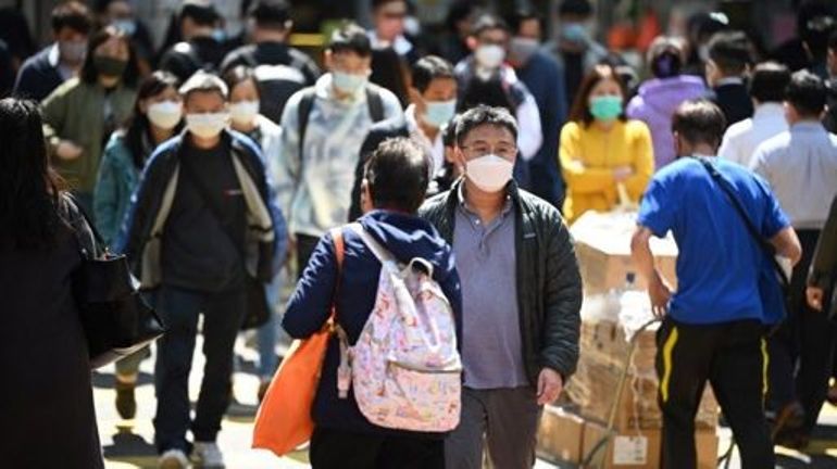 Coronavirus : trois ans après, Hong Kong supprime l'obligation de porter le masque