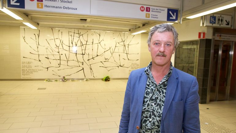 L'artiste Benoît van Innis, dessinateur de presse et auteur de la fresque de la station de métro Maelbeek, est décédé
