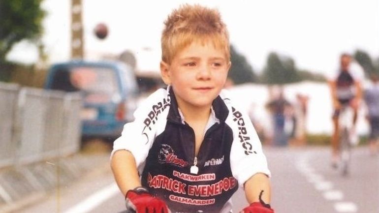 "Remco Evenepoel en roue libre", le livre qui vous plonge dans l’enfance du champion