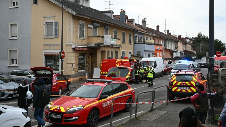 Attaque au couteau à Mulhouse, en Alsace : un mort et plusieurs blessés, la piste terroriste privilégiée