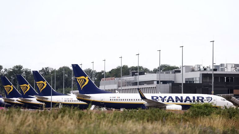 Grèves chez Ryanair : les touristes belges cherchent des solutions pour rentrer chez eux