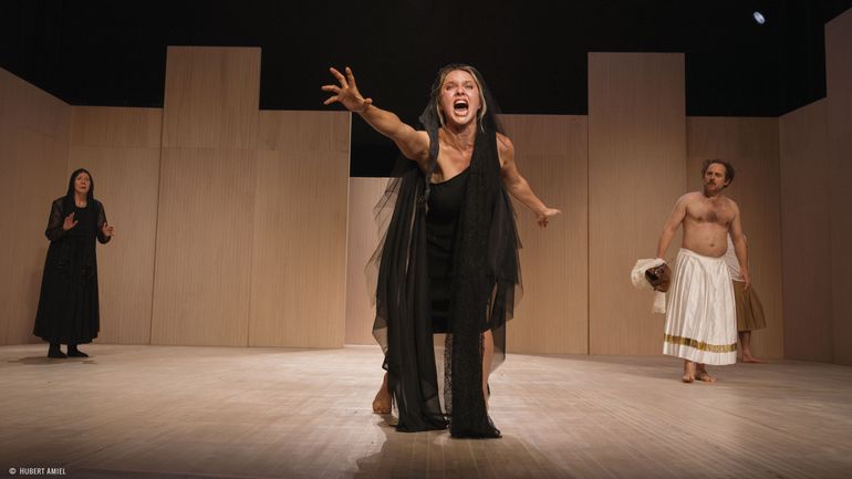 "Andromaque" : le retour éclatant de la tragédie au Théâtre des Martyrs